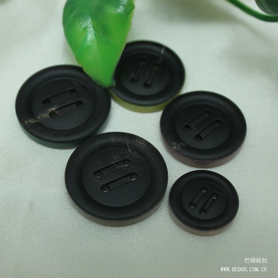 【BD 廠家訂制 噴油 牛角紐扣】?jī)r(jià)格,廠家,圖片,扣類,深圳市興鑫飛鵬實(shí)業(yè)-